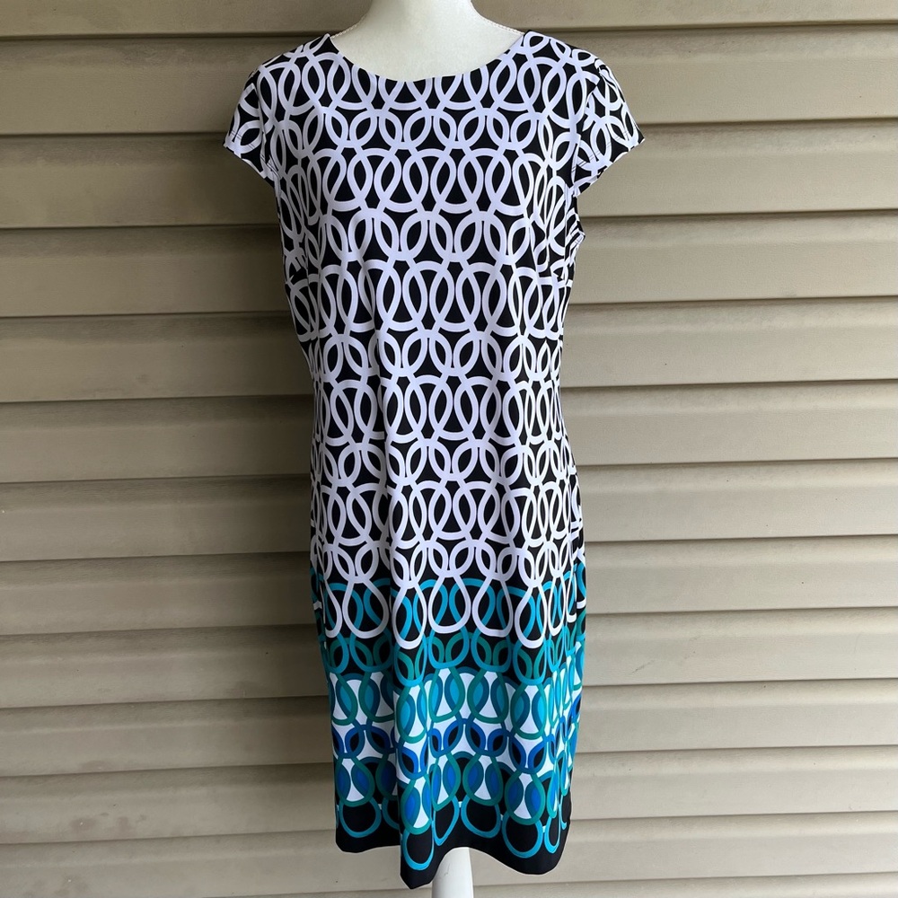 •Liz Claiborne• Patterned Knit Pullover Dress - Size Large